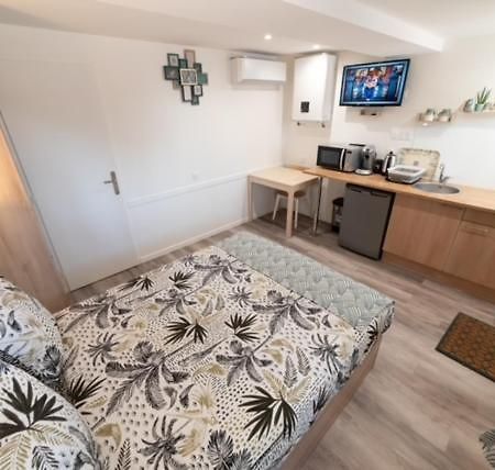 Studio Green Proche De Lyon Мезье Экстерьер фото